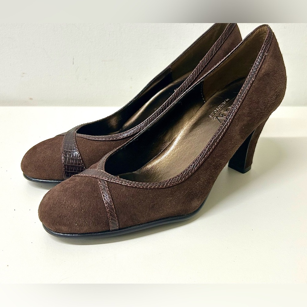 Women’s 6.5 M Aerosoles Aerology Poppy Suede Heeled Pumps Shoes